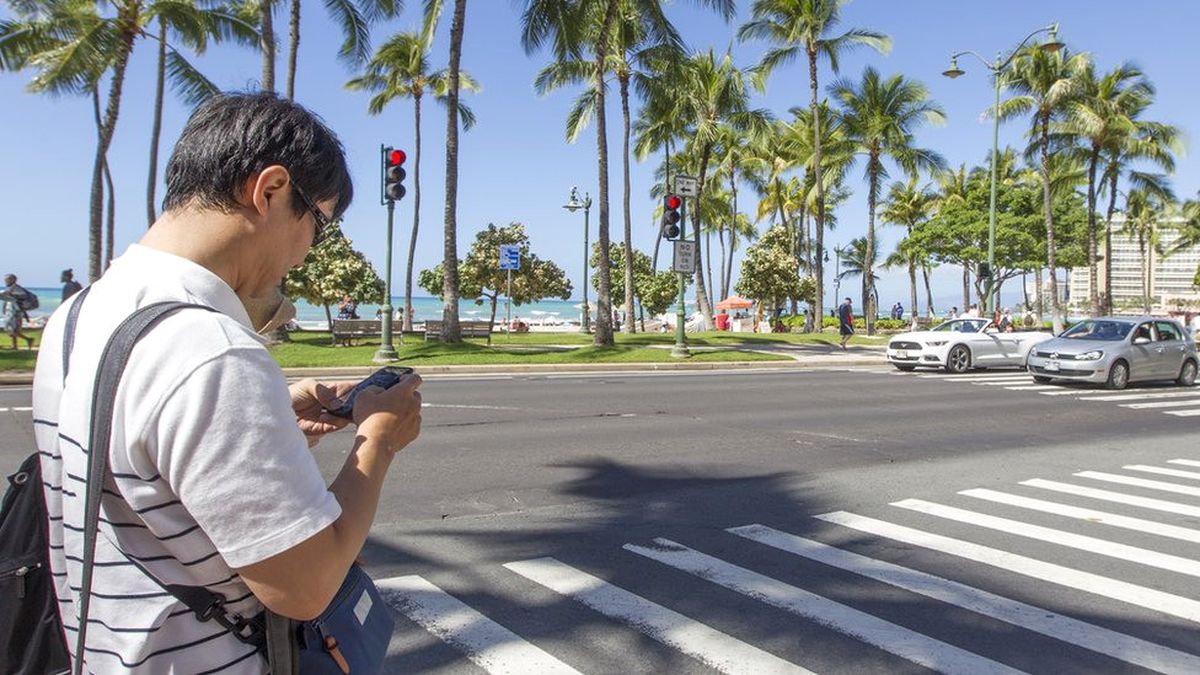 Honolulu\'da "Akıllı Telefon Zombilerine" Karşı Yasa