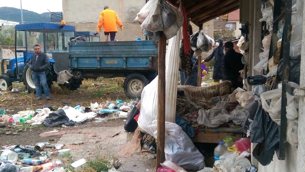 Alaşehir\'de Bir Çöp Ev Daha