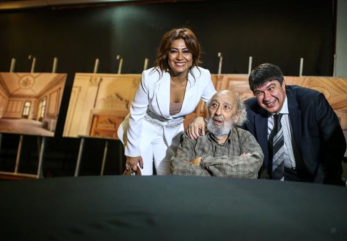 Ara Güler, Türel\'e Kitabını Hediye Etti