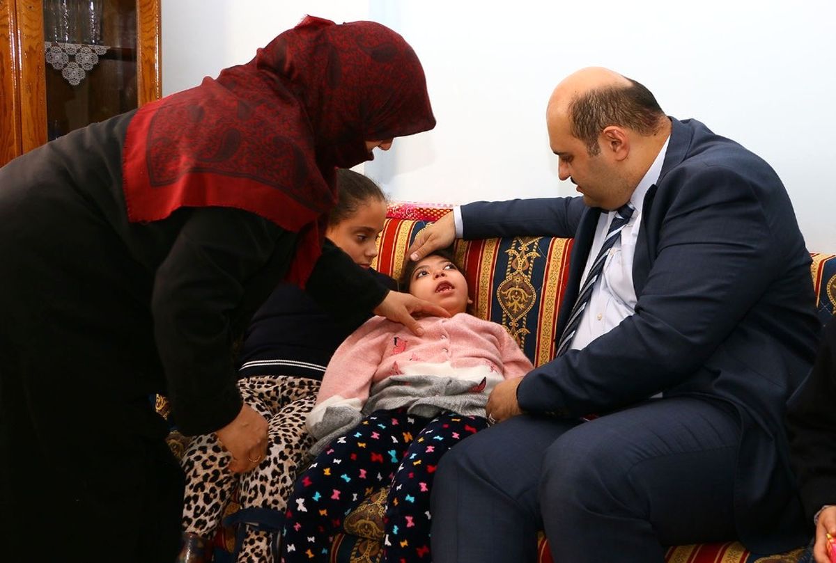 Başkan Orhan, Minik Hayrunnisa\'nın Yüzünü Güldürdü