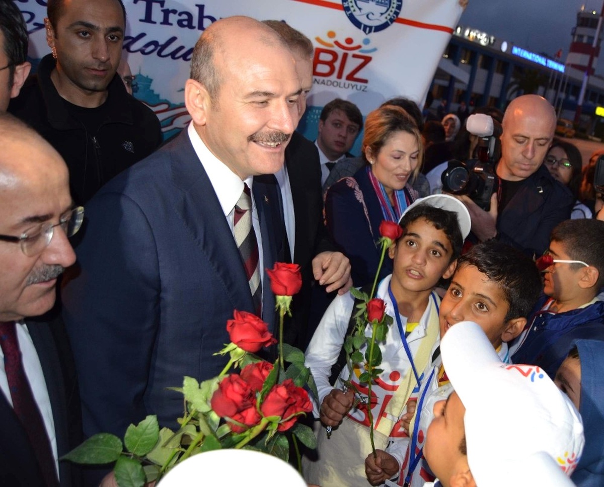 Biz Anadoluyuz" Projesi Kapsamında Şanlıurfa\'dan Öğrenciler Uçakla Trabzon\'a Geldi
