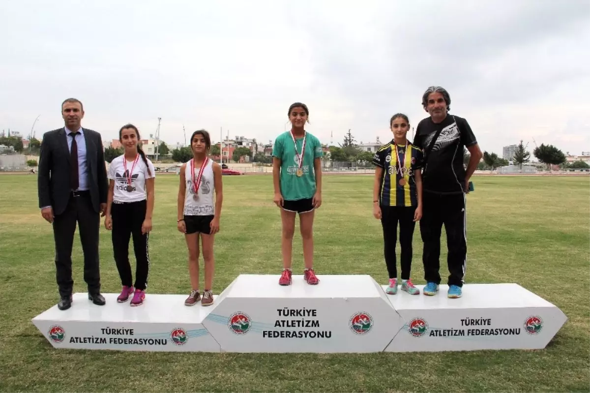 Cumhuriyet Bayramı Atletizm Yarışmaları Sona Erdi