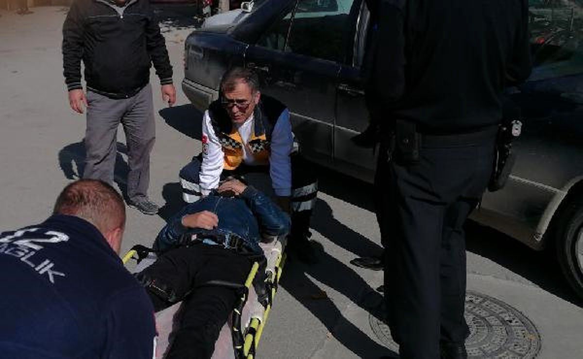 Elektrikli Bisikletiyle Otomobile Çarpınca Yaralandı