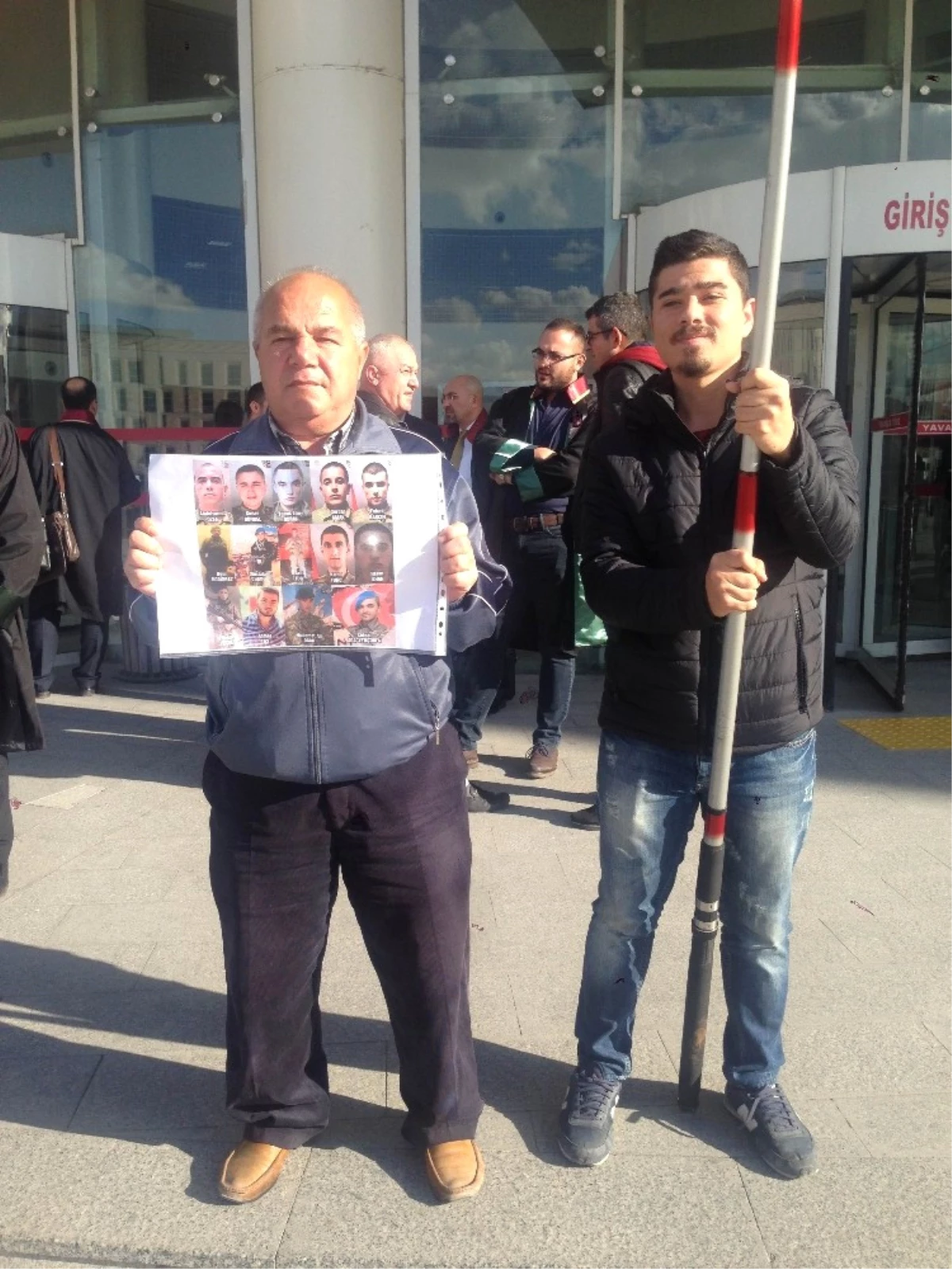 Firari PKK Sanığının Annesi: "Oğlum Vicdan Azabı Çekiyor"