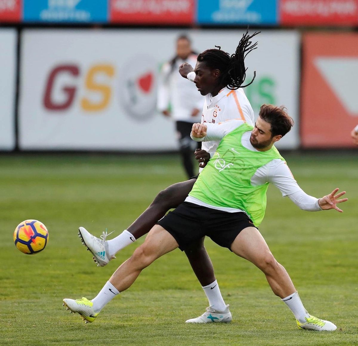 Galatasaray\'da Trabzonspor Mesaisi Sürdü