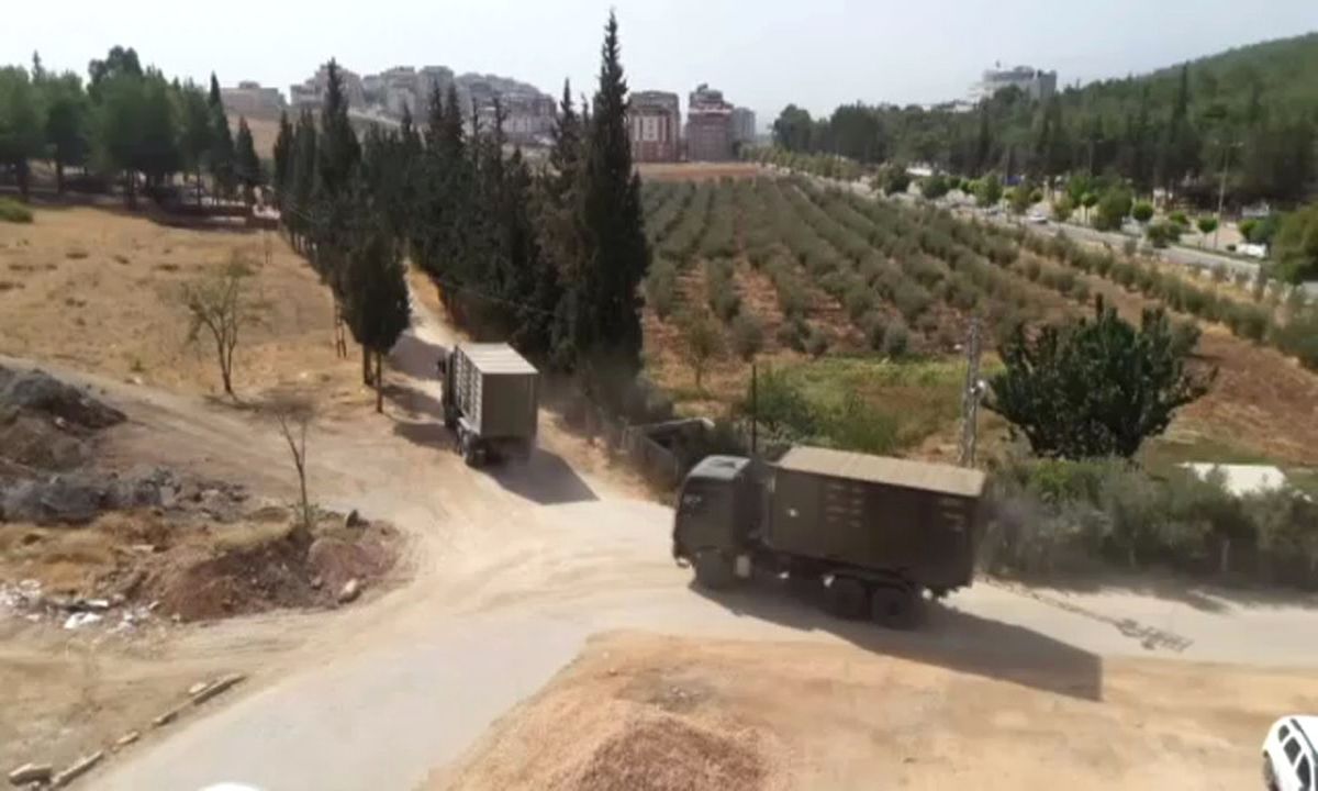 Hatay\'a Askeri Araç ve Personel Takviyesi