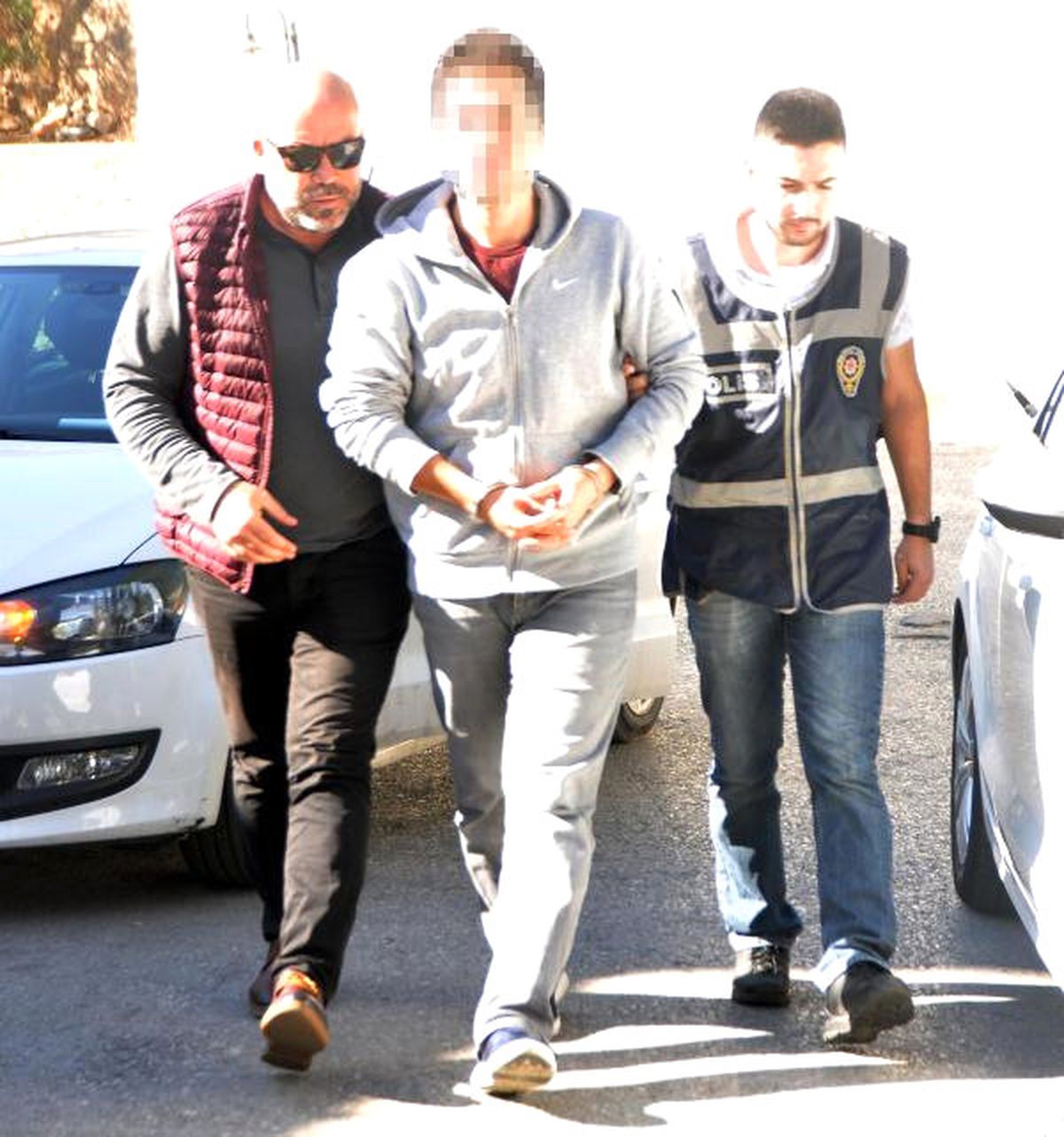 İstanköy\'e Kaçarken Yakalanan Dışişleri Bakanlığı Eski Şube Müdürü Tutuklandı (2)