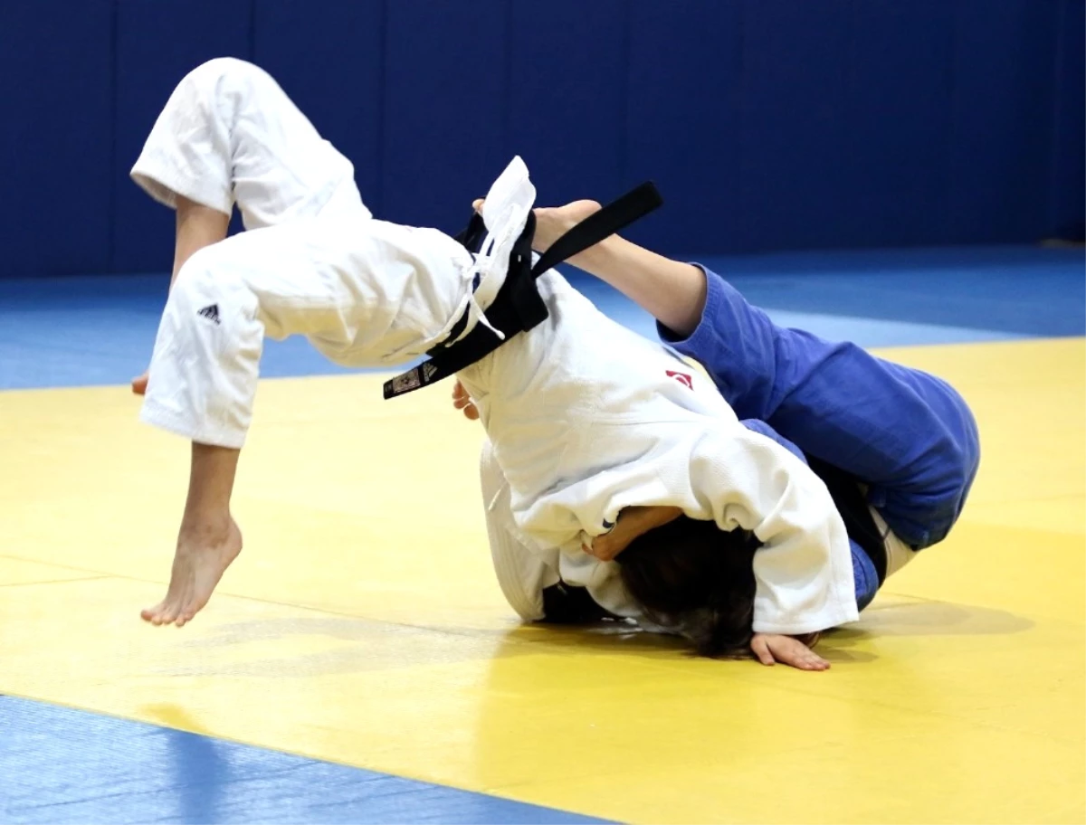 Judoda 23 Yaş Altı Kadın Milli Takım Seçmeleri Yapıldı