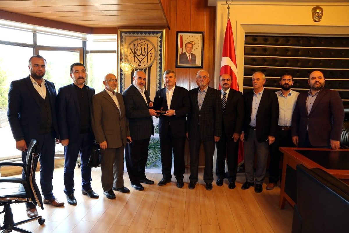 Konya Sivil Toplum Kuruluşları Platformu\'ndan Başkan Akyürek\'e Tebrik Ziyareti