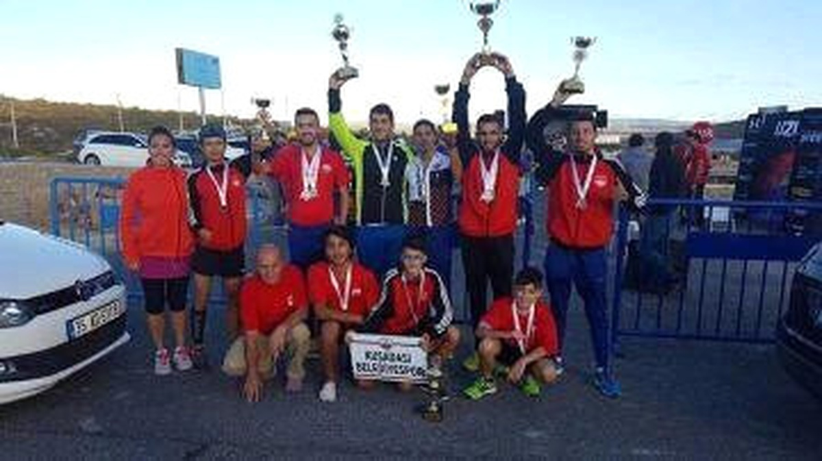 Kuşadası Belediyespor Atletizm ve Triatlon Takımı 5 Madalya ve 2 Kupa Kazandı