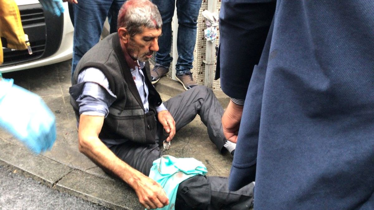 Okmeydanı\'nda Silahlı, Bıçaklı, Sopalı Kavga: 1 Ölü, 5 Yaralı
