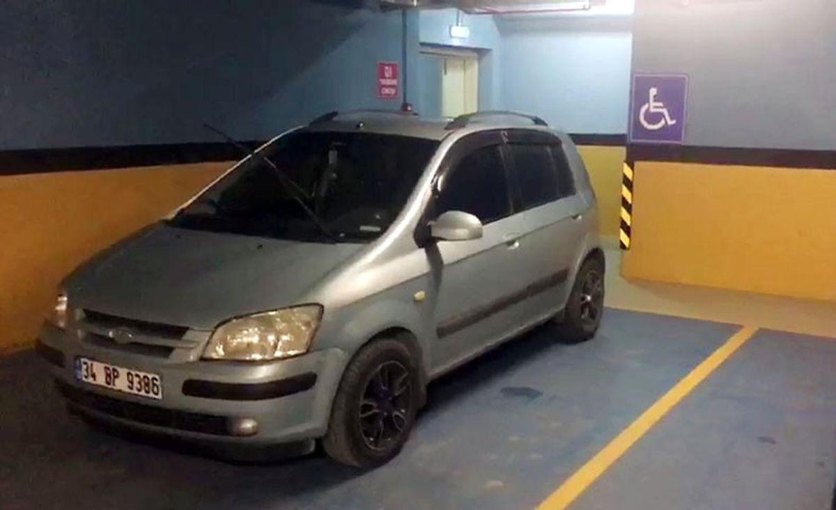Engelli Otoparkına Park Eden Engelsizlere Tepki