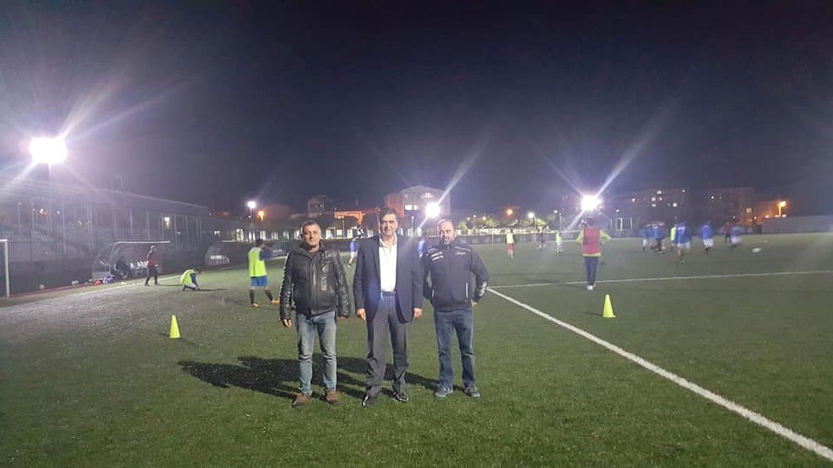 Pazaryeri\'nin İlçe Stadında Işıklandırma Çalışmaları Bitti