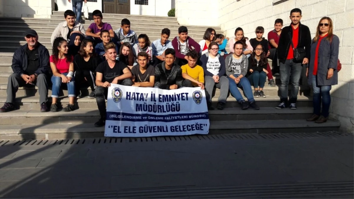 Polisten Öğrencilere Kültürel Gezi