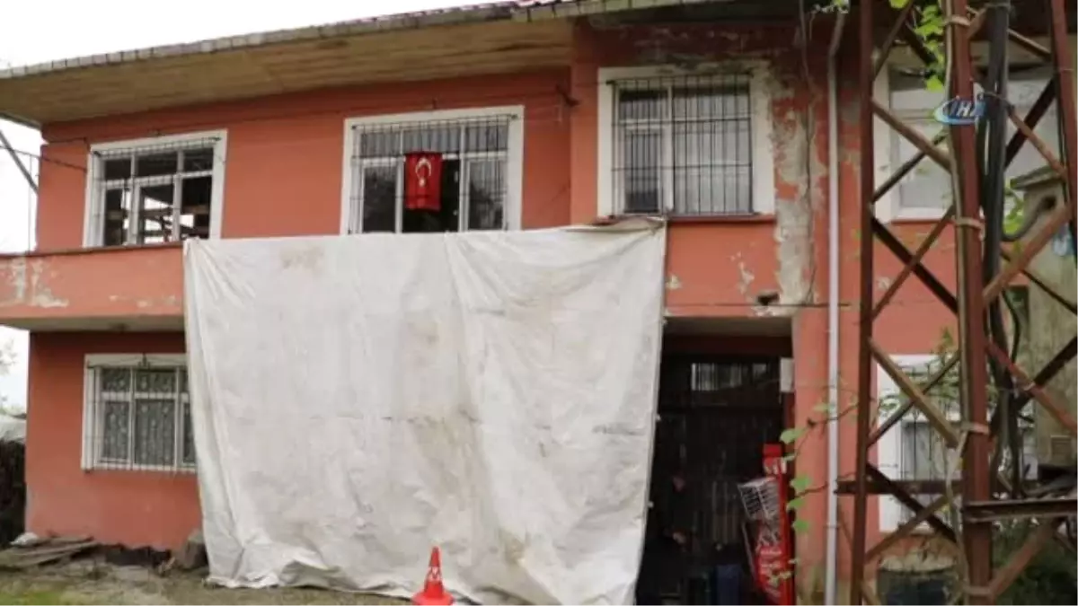 Sürekli Hareket Halinde Olan Köprülü Köyünün Sakinleri Diken Üstünde