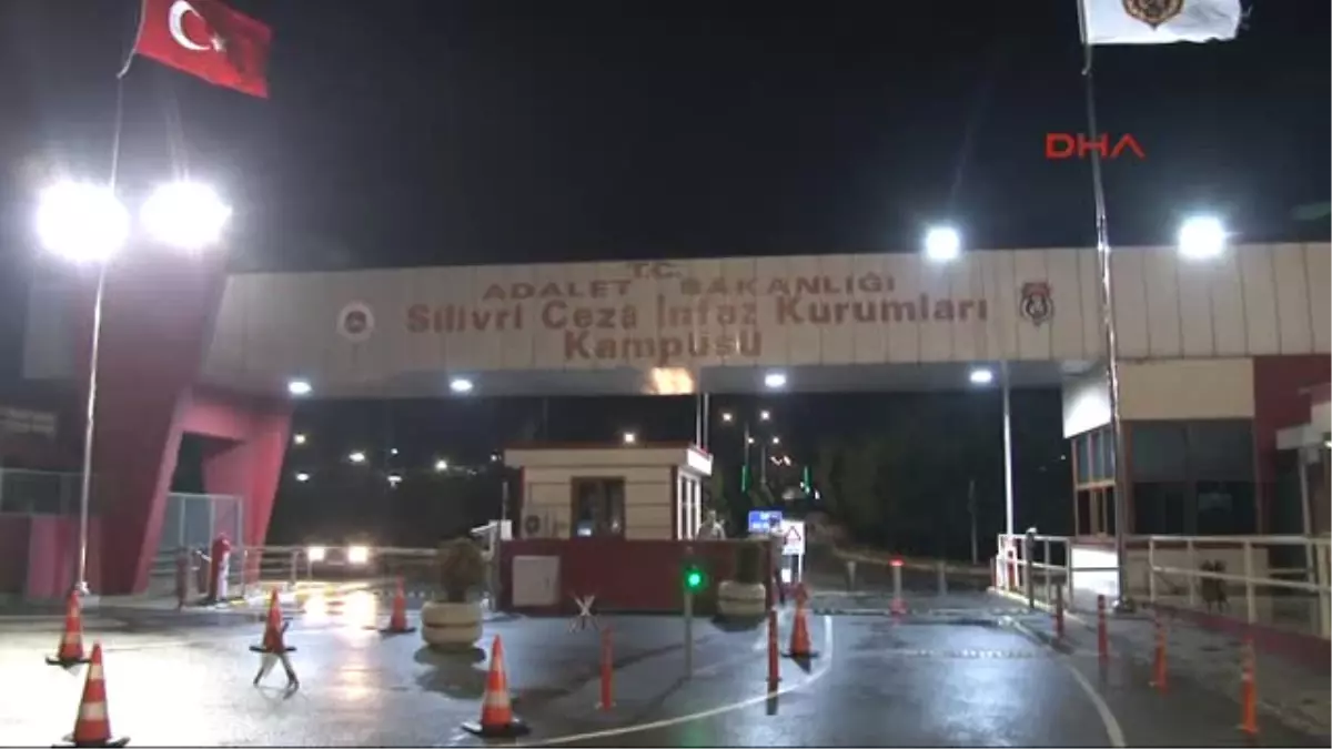 Tahliye Kararı Verilen 8 Kişi Silivri Cezaevi\'nden Ayrıldı