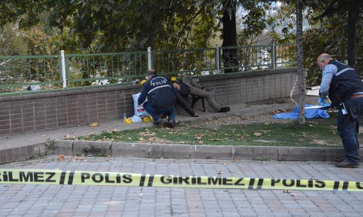 Terminalde, Bankın Üzerinde Ölü Bulundu