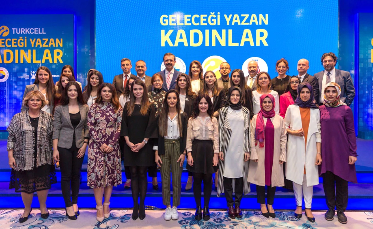 TOBB ve Turkcell Desteğiyle Türkiye\'nin Dijital Kalkınmasına Kadın Eli Değecek