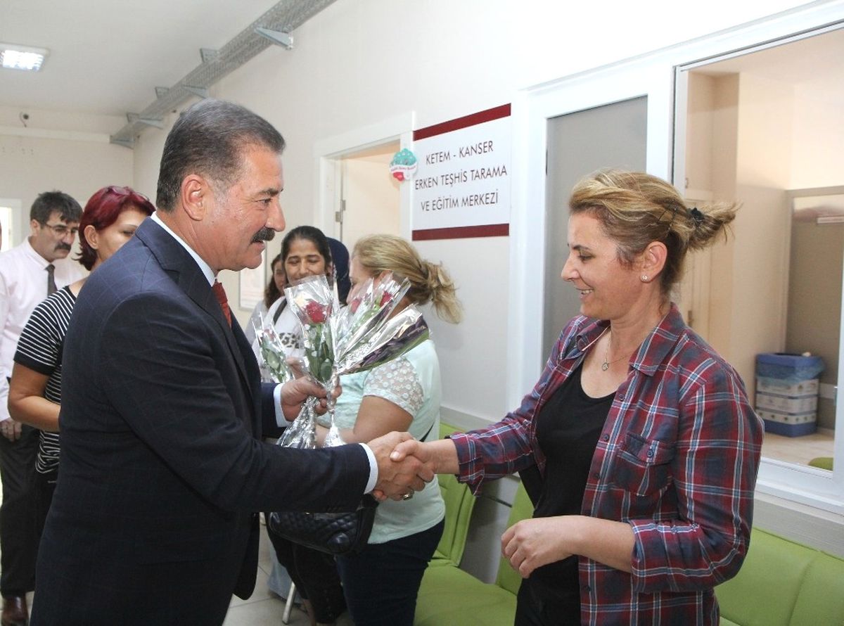 Toroslar Belediyesi\'nden Kanser Taraması Yaptırmak İsteyen Kadınlara Servis Desteği