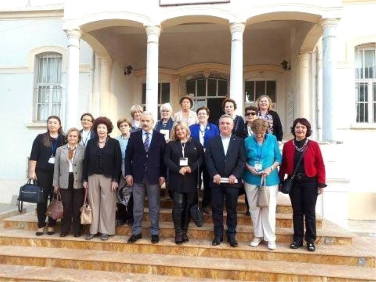 Türk Kadınlar Konseyi Derneği Üyelerinden Başkan Kayalı\'ya Ziyaret