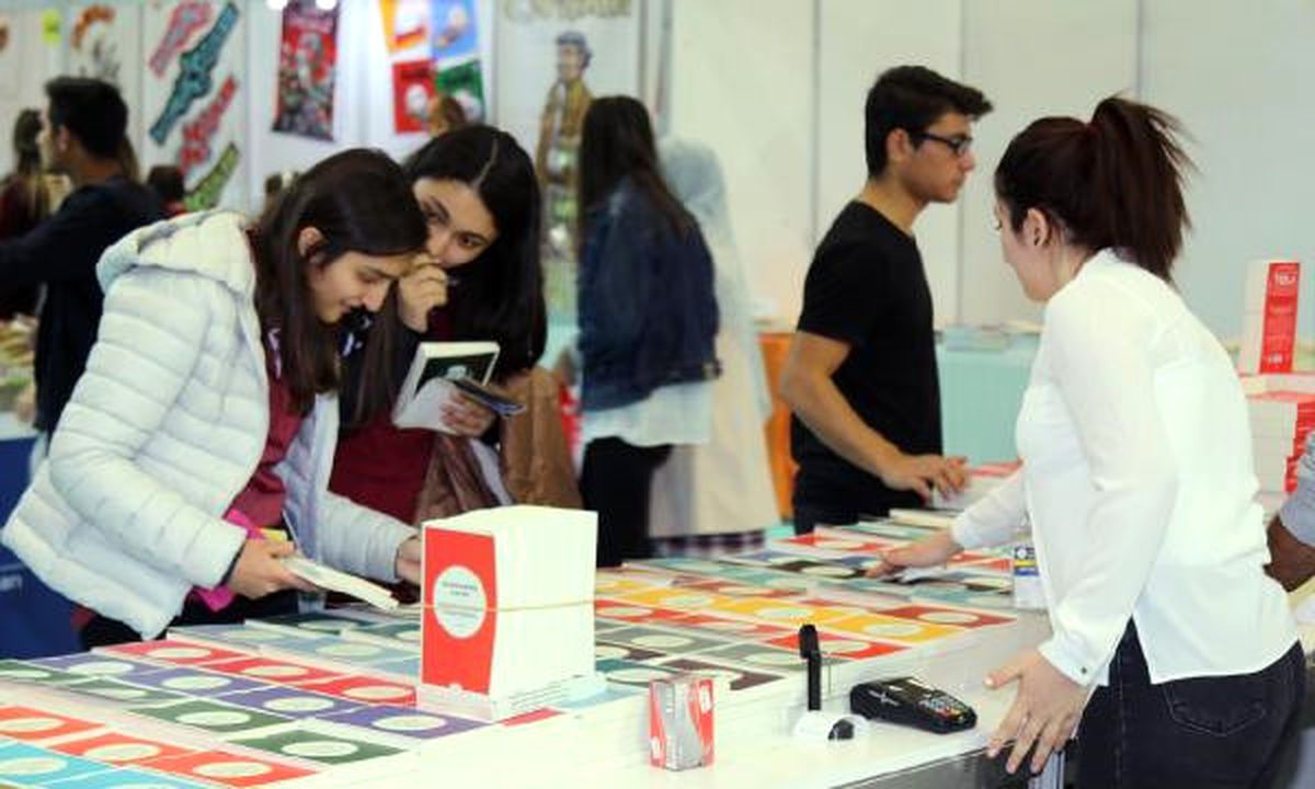 Van Kitap Fuarı\'nı 1 Haftada 65 Bin Kişi Ziyaret Etti
