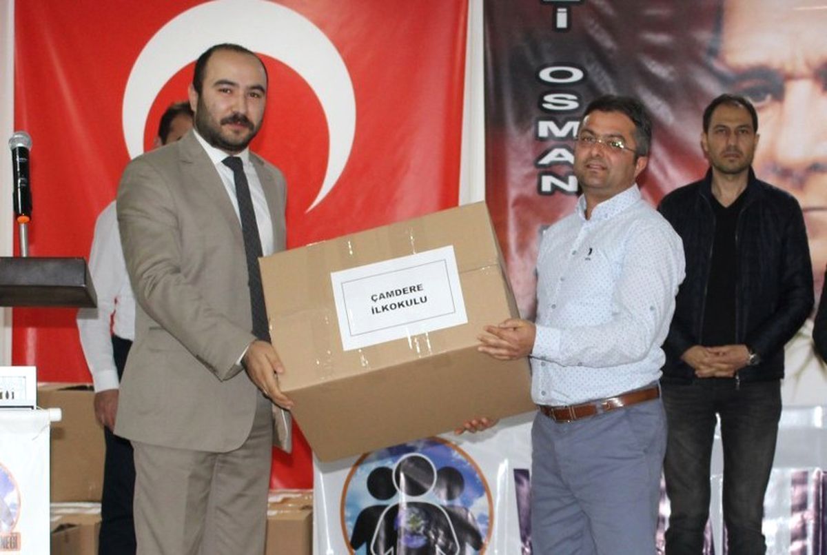 Vicdan Hareketi\'nden 500 Çocuğa Kaban Yardımı