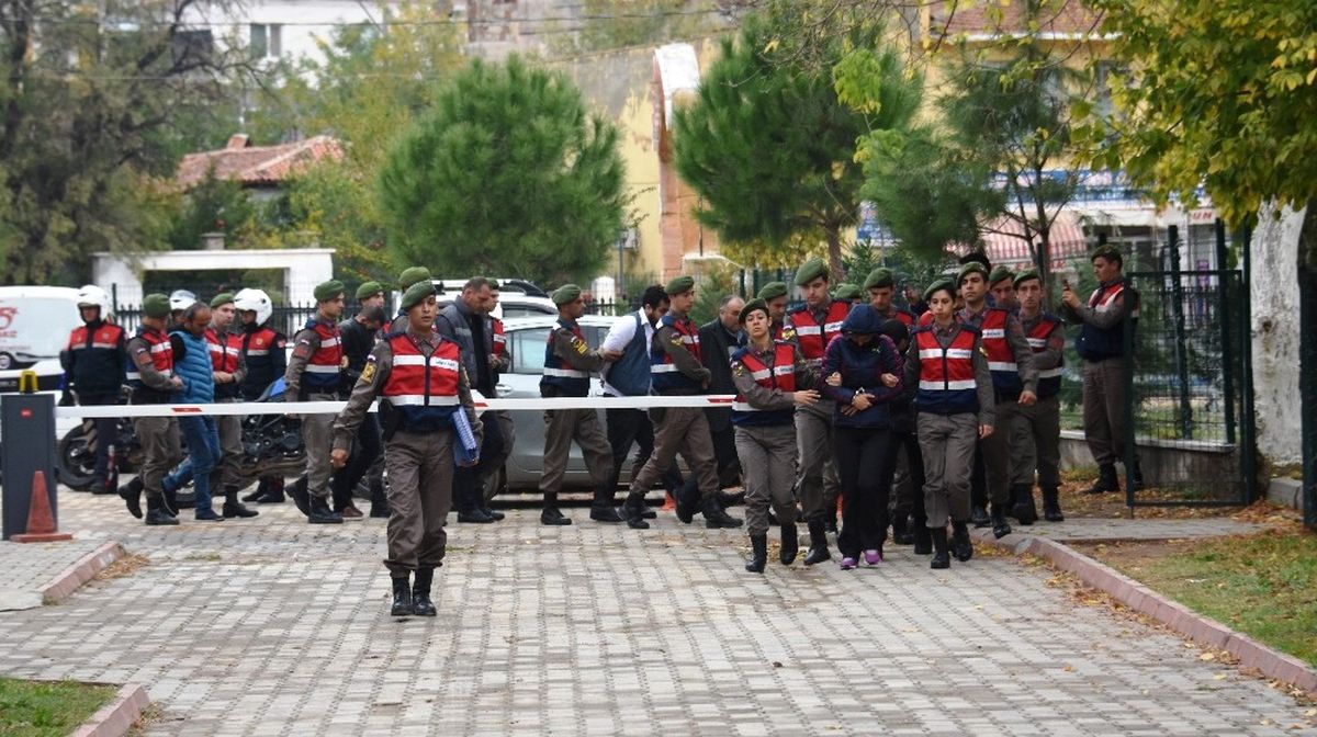 2 Milyon Dolarlık Uyuşturucunun Ele Geçirildiği Operasyon Sonrası 6 Kişi Tutuklandı