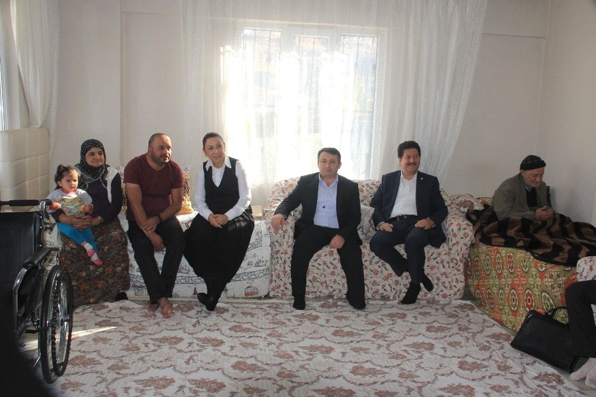 Ak Partili Öznur Çalık Hakkari\'de
