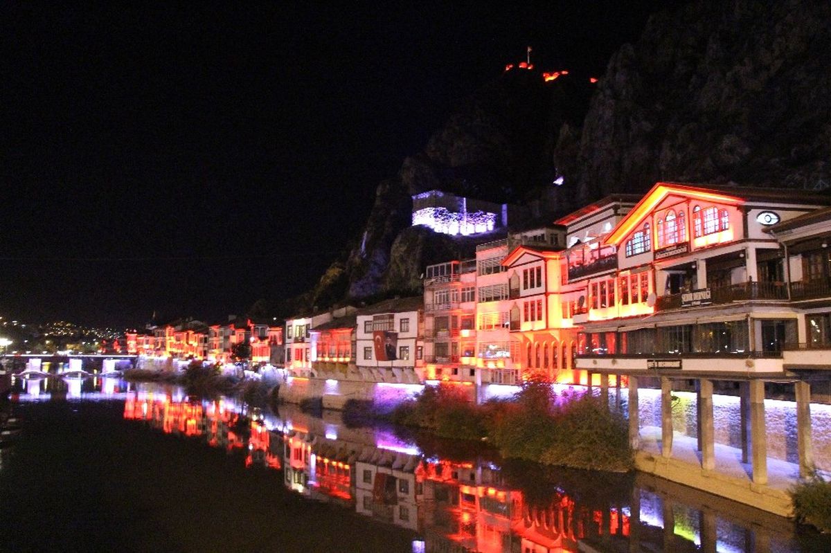 Amasya Kırmızı-beyaz