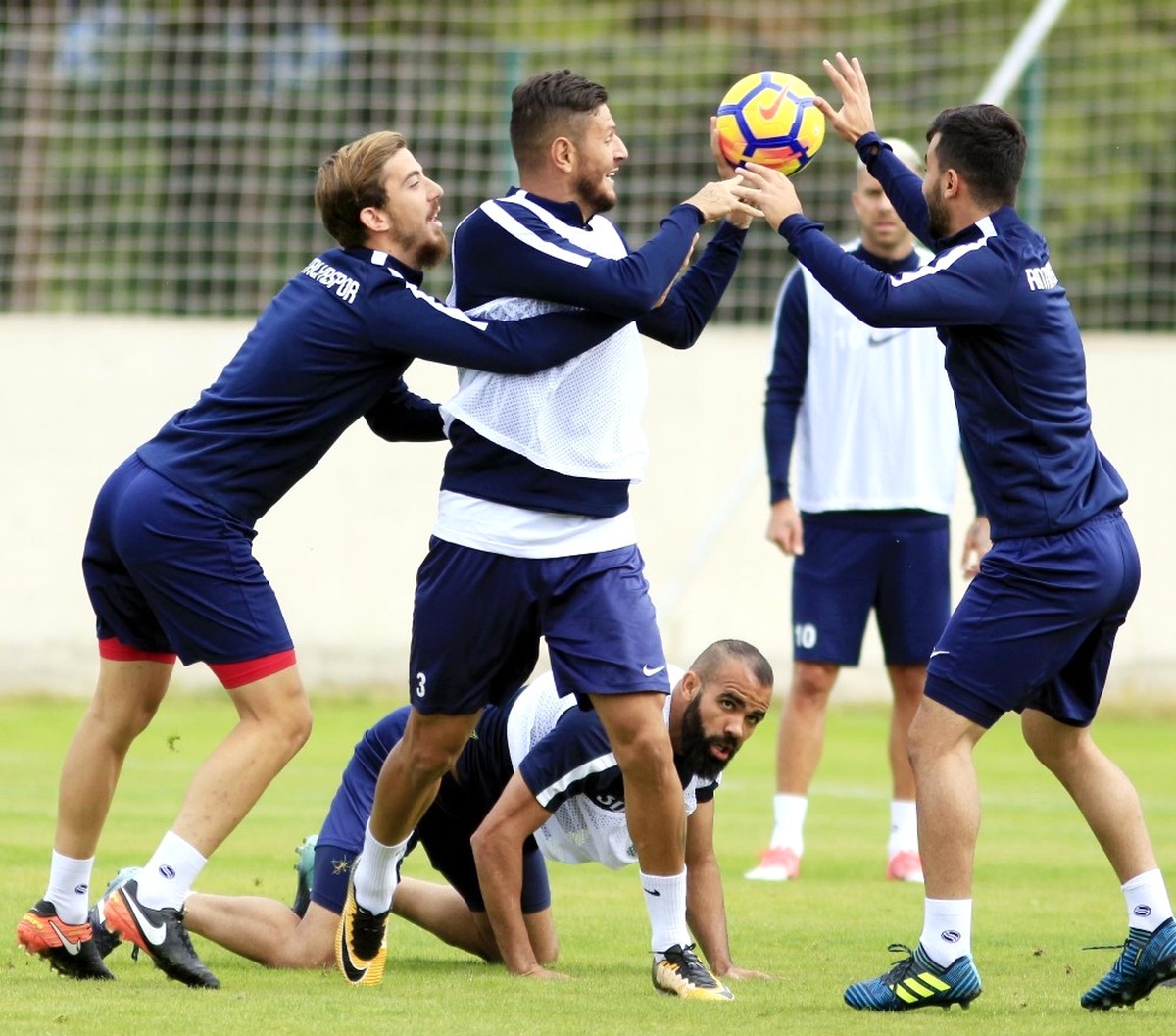 Antalyaspor\'da Bursaspor Mesaisi Sürüyor