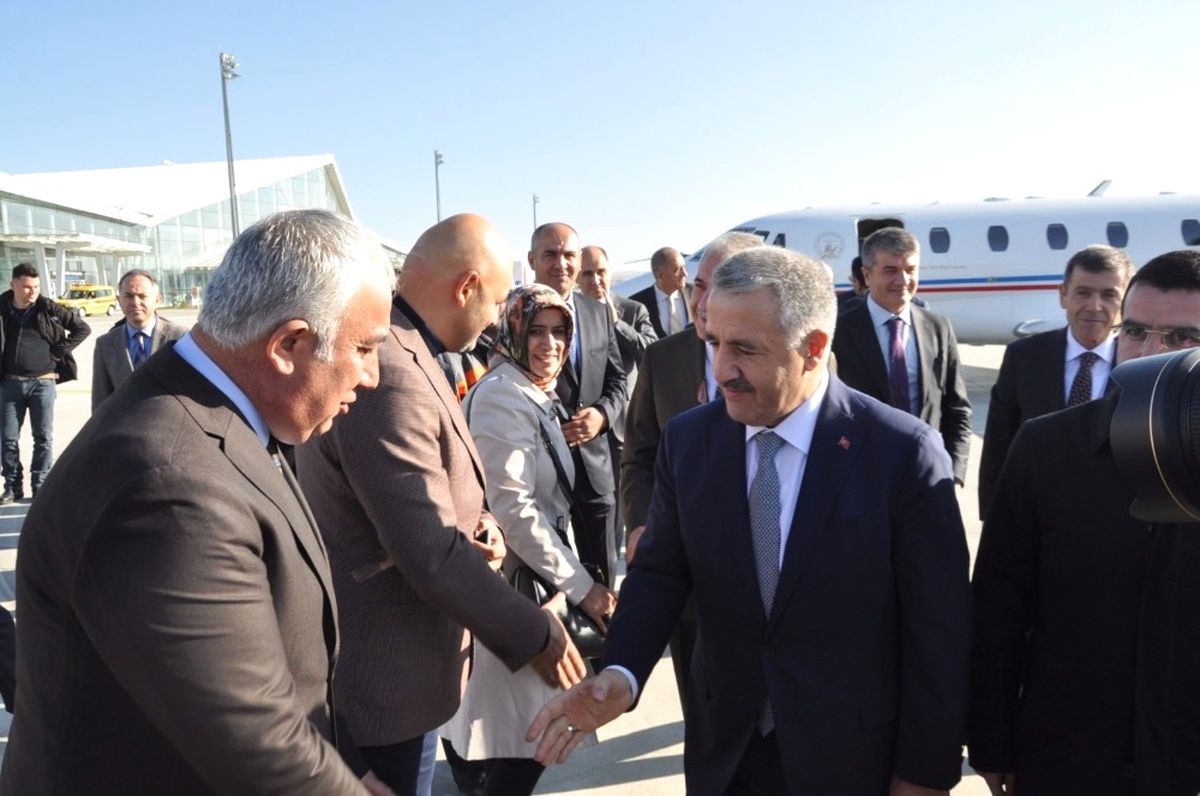 Bakan Arslan, Temel Atma Töreni İçin Kars\'a Geldi