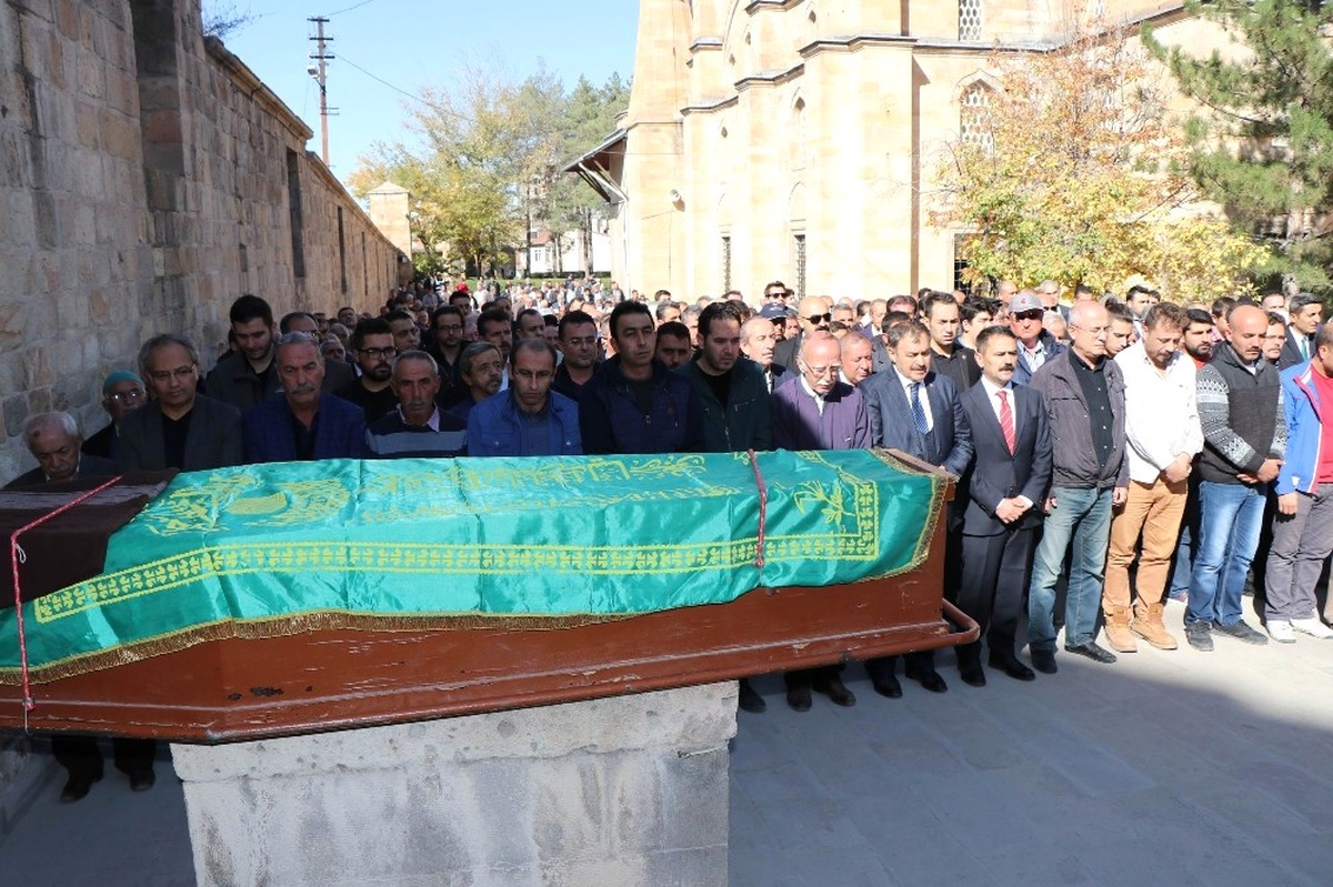 Bakan Eroğlu, Nevşehir\'de Cenaze Namazına Katıldı