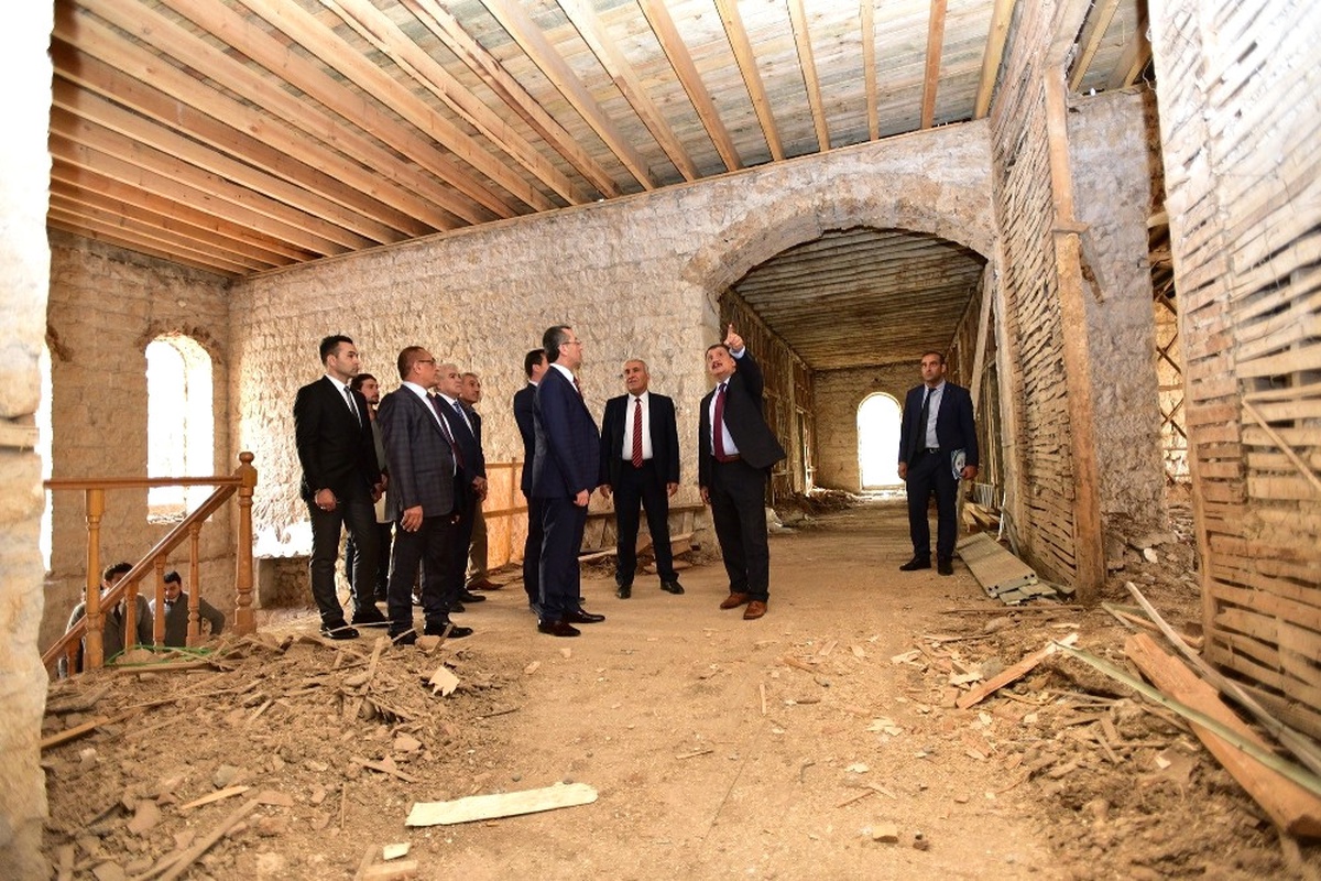 Başkan Gürkan, Konuklarına Hizmetleri Gezdirdi