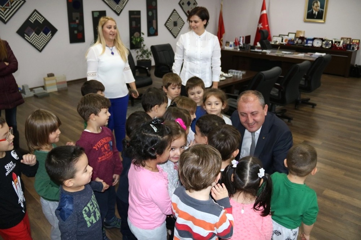 Biga Belediyesi Kreşlerinde Cumhuriyet Coşkusu