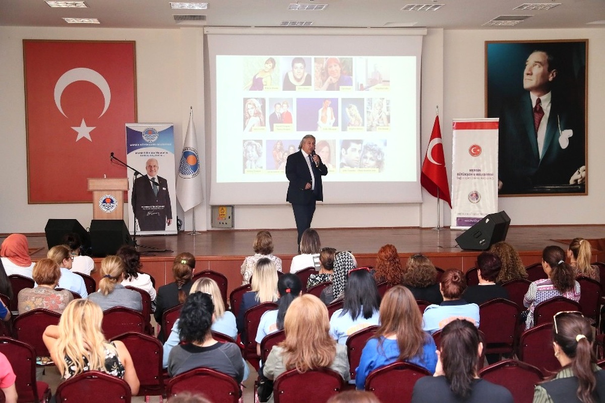 Büyükşehir\'in Kadın Personeline Meme Kanseri Eğitimi Verildi