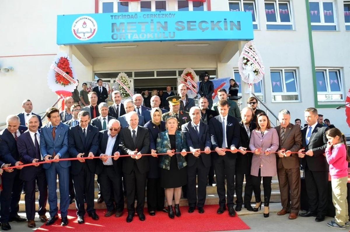 Berkezköy Metin Seçkin Ortaokulu Düzenlenen Törenle Açıldı