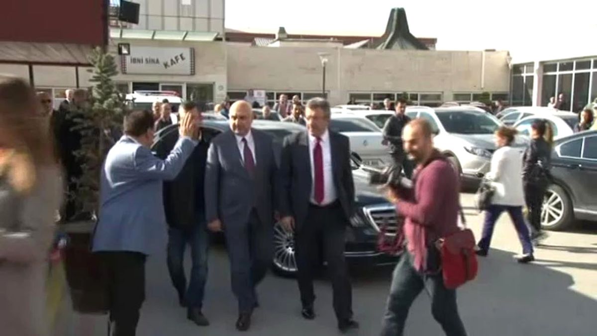 CHP Grup Başkan Vekilleri Deniz Baykal\'ı Ziyaret Etti