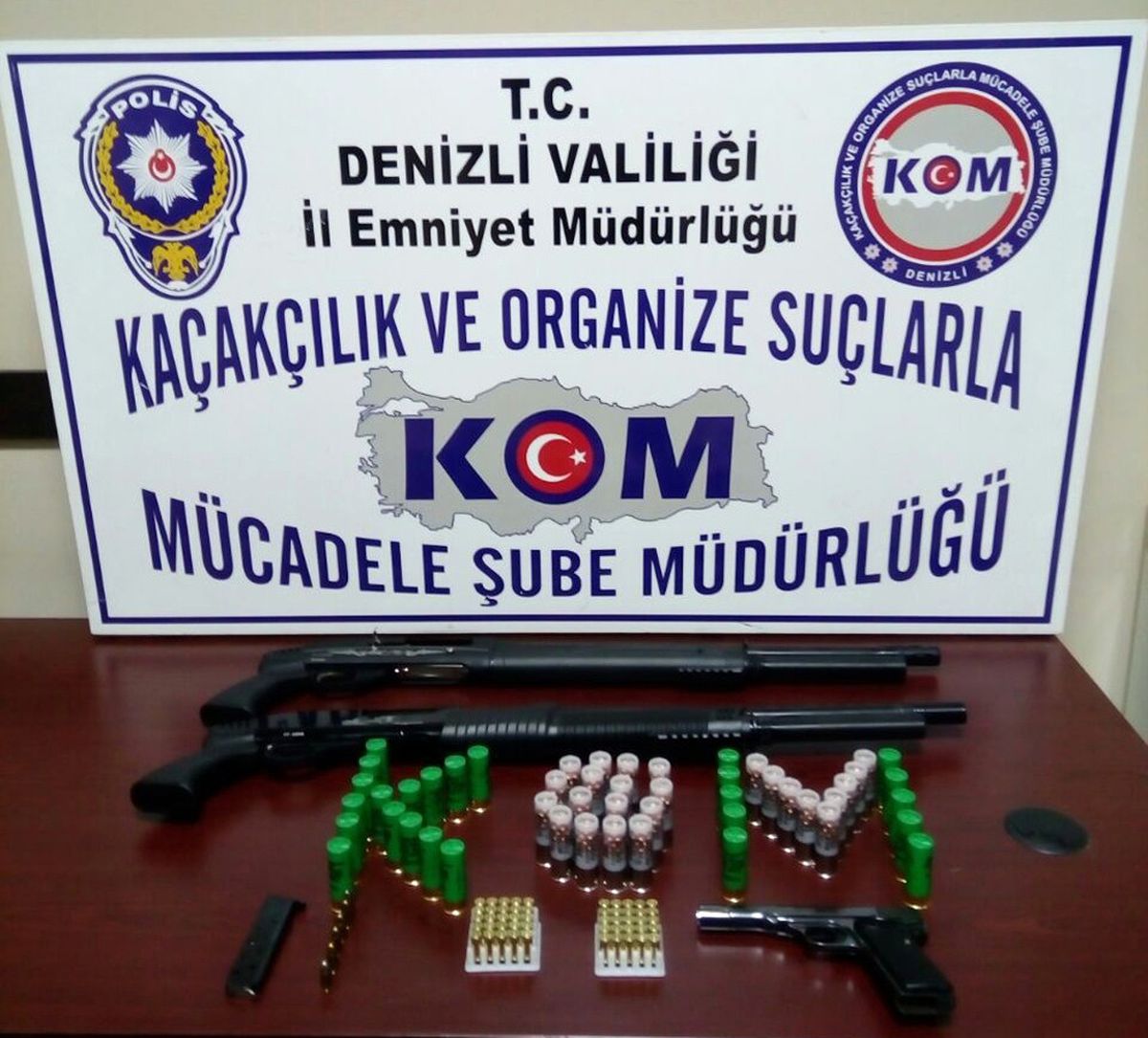 Denizli\'de Silah ve Tarihi Eser Kaçakçılığı Operasyonu