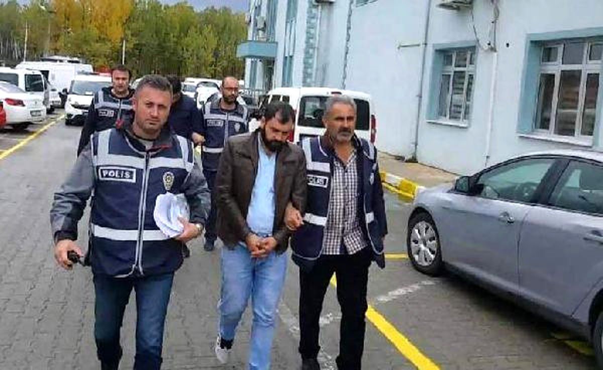 Dolandırıcılar, Otelde Polis Baskınıyla Yakalandı