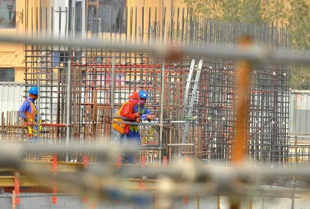 Dünya Kupası\'na Hazırlıklar Katar\'da "Asgari Ücret" Başlatıyor