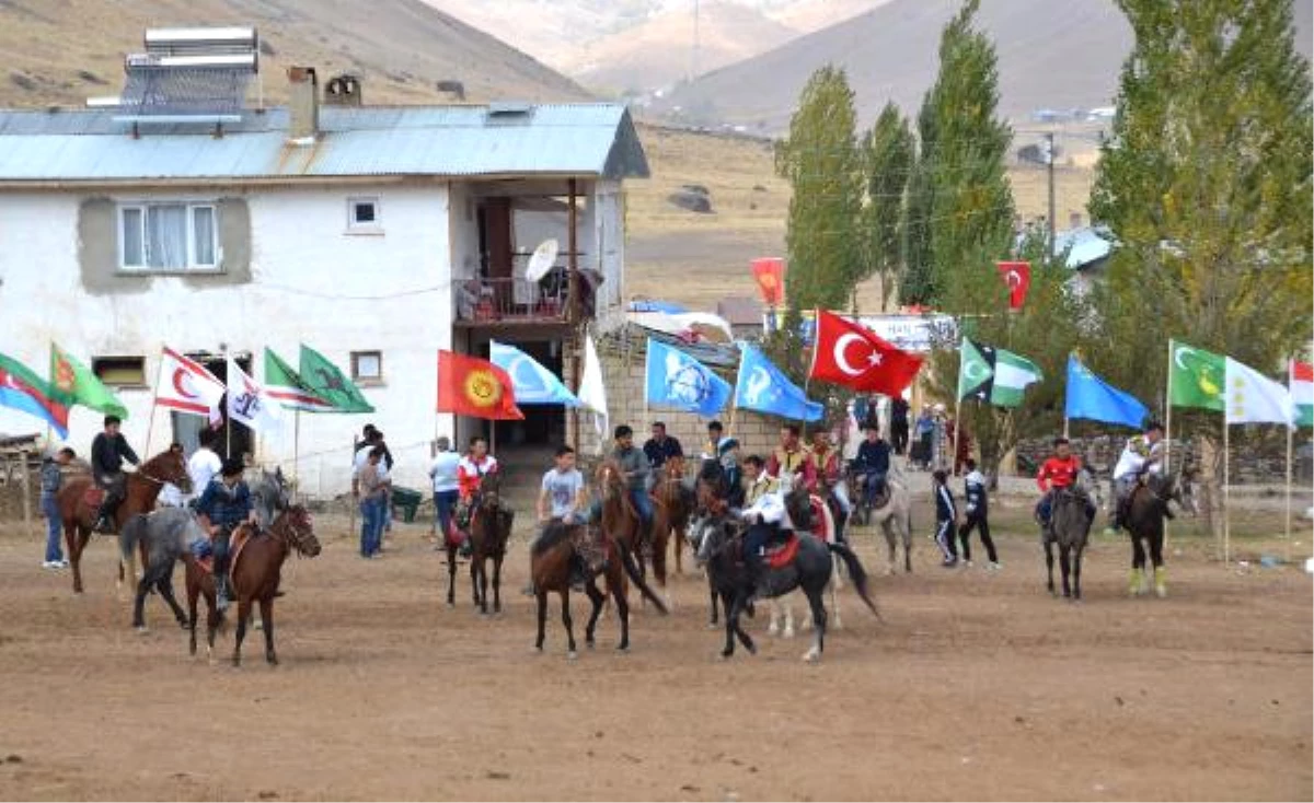 Erciş\'teki Kırgız Türkleri, Kültürlerini Yaşatıyor