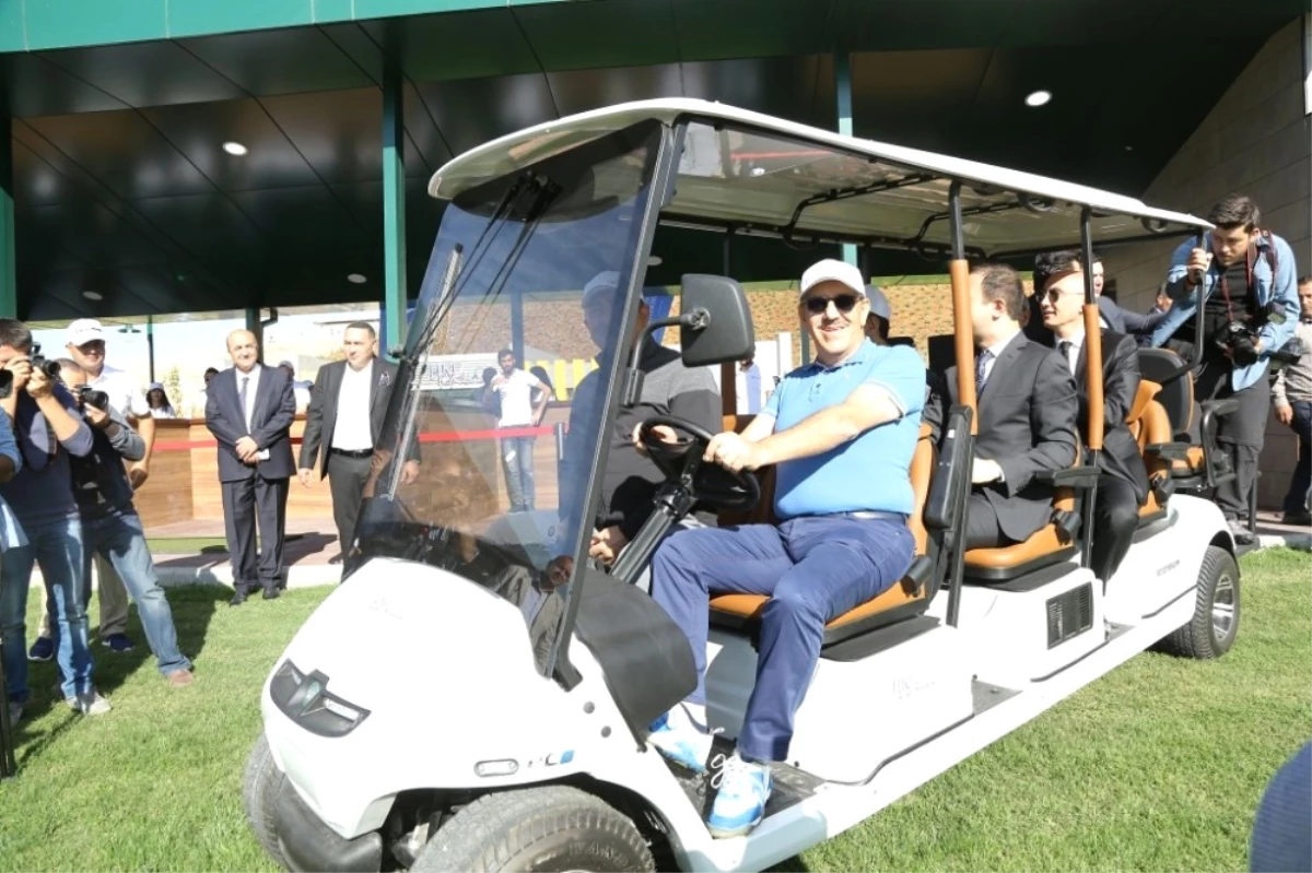 Güneydoğu\'daki İlk Golf Sahasını Dışişleri Bakanı Çavuşoğlu Açtı