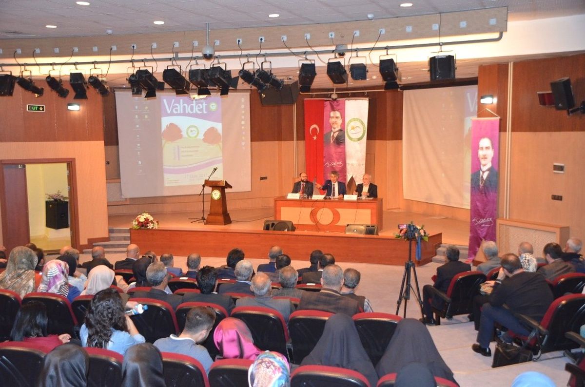 Iğdır Üniversitesi\'nde "Vahdet" Konulu Panel