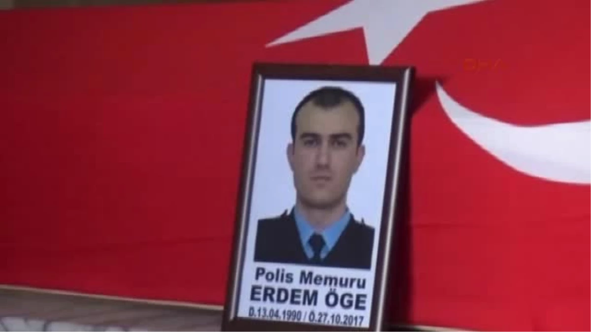 İzmir\'de Kaza: 2 Polis Hayatını Kaybetti, 3 Polis Yaralı/ek