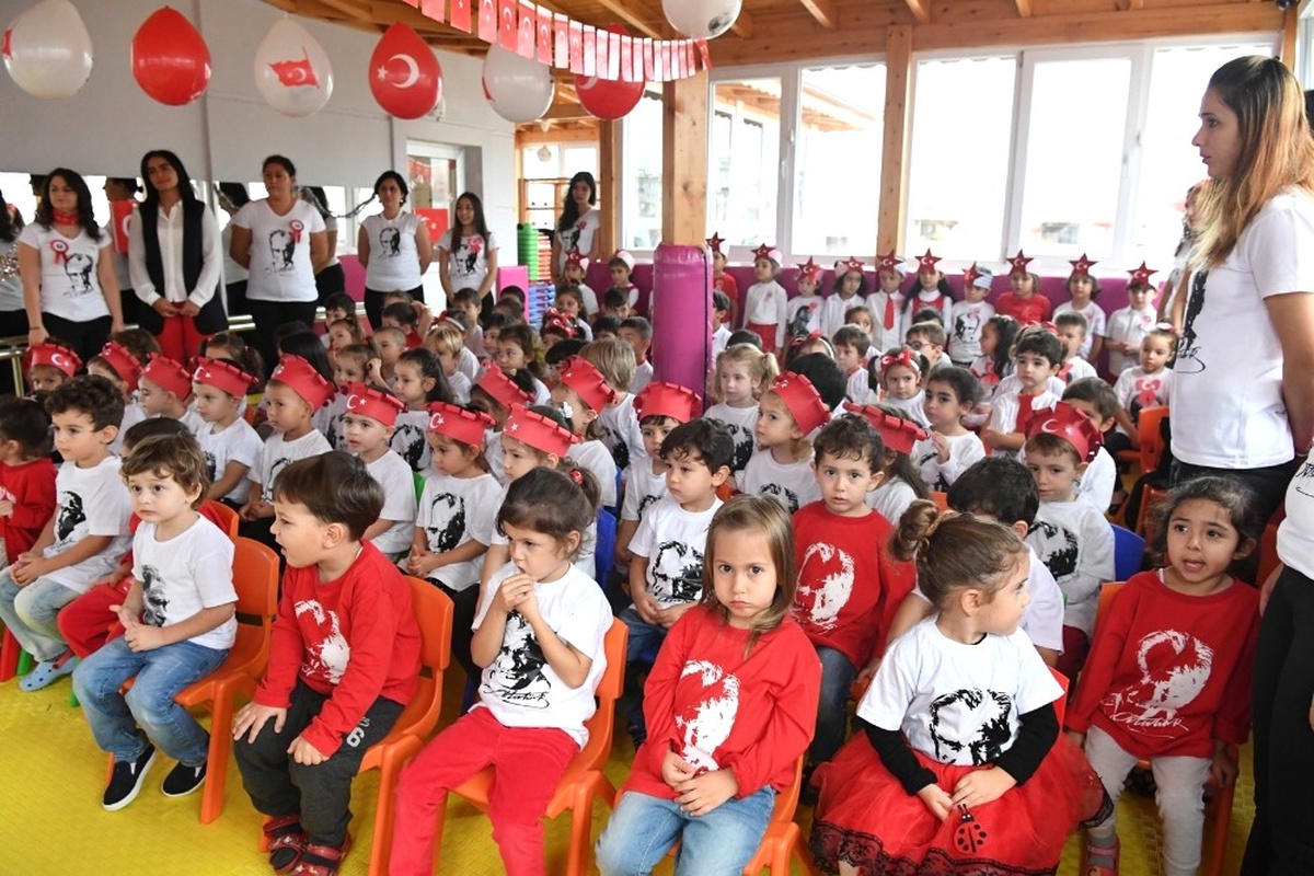 Konyaaltı Kreşlerinde \'Cumhuriyet\' Coşkusu
