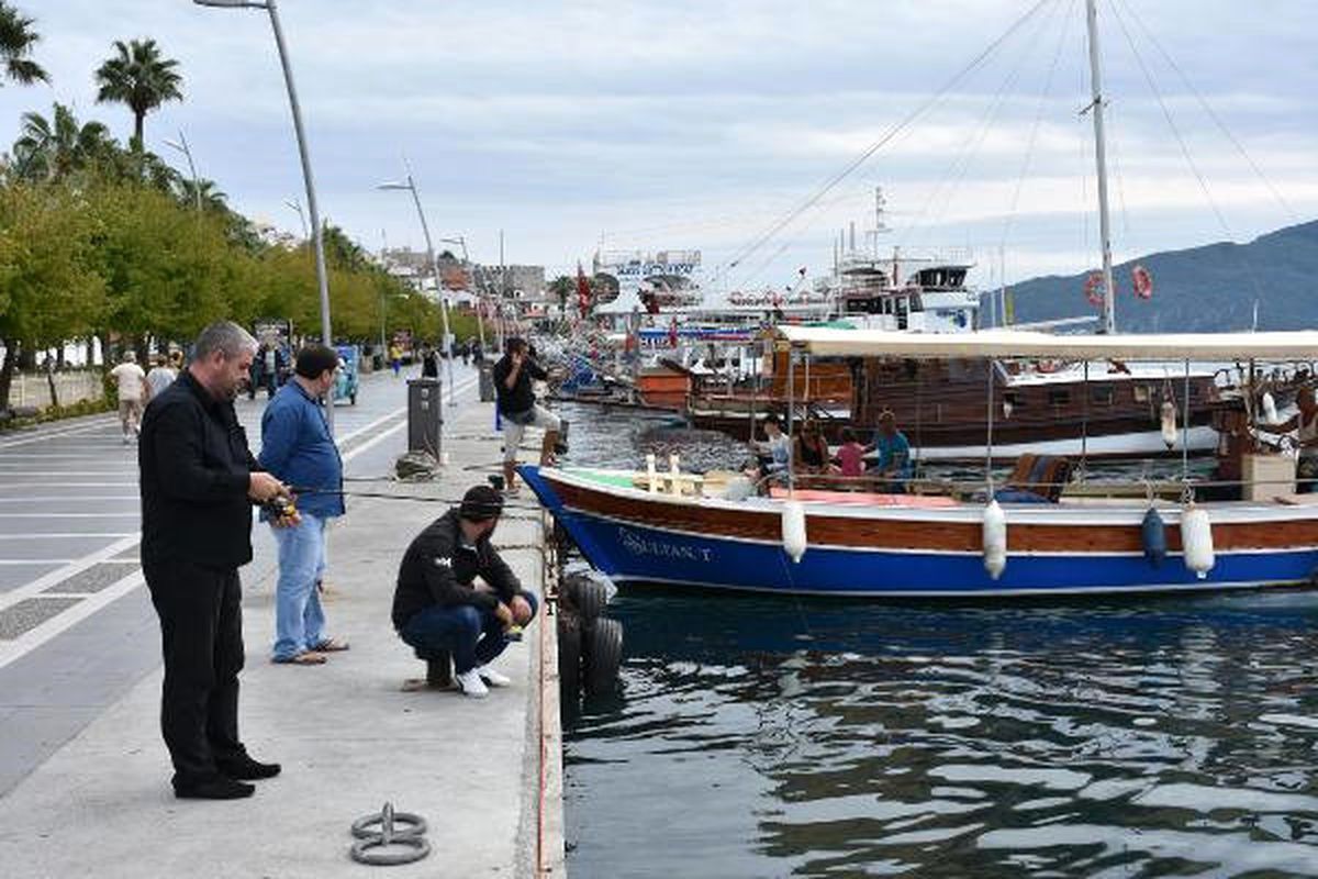 Marmaris\'te Ekim Sonunda Deniz Keyfi