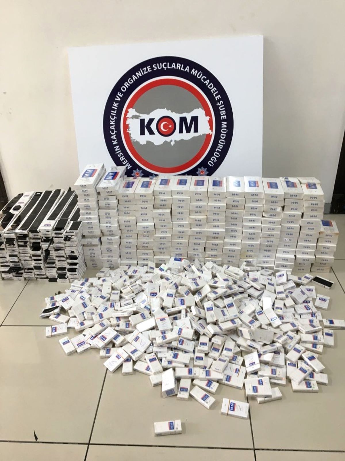 Mersin\'de 4 Bin 490 Paket Gümrük Kaçağı Sigara Ele Geçirildi