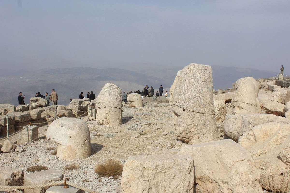 Nemrut Dağı Turizm Sezonunu Kapatmaya Hazırlanıyor