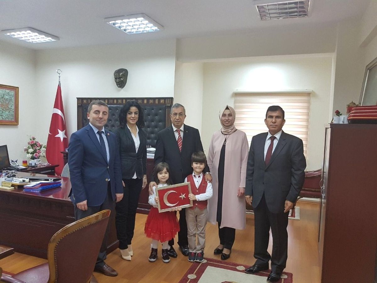 Öğrencilerden Vali Yardımcılarına Ziyaret