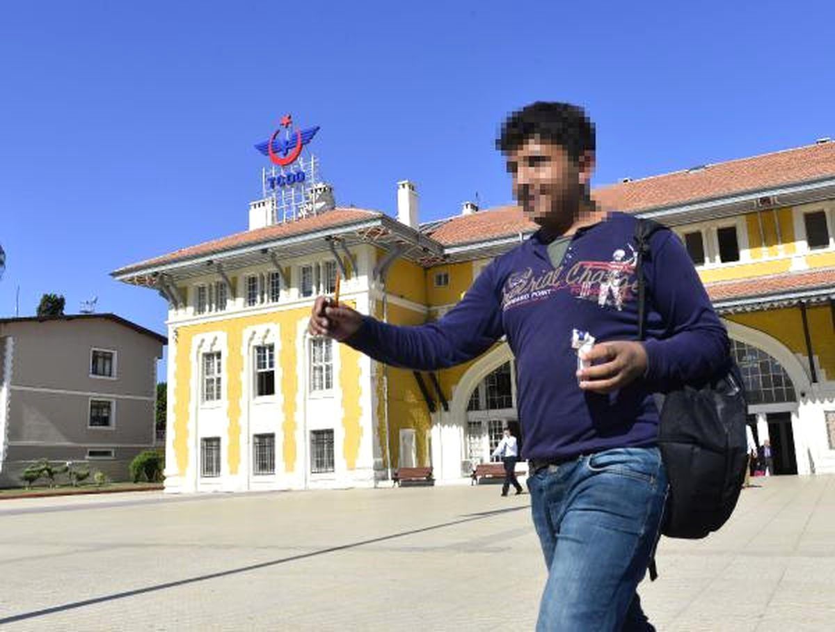 Okula Gitmemek İçin Evden Kaçmış